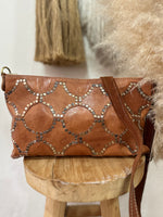 Load image in the gallery viewer,Clutch em pele MEKNÈS
