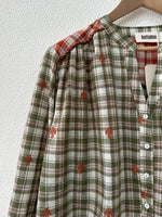 Load image in the gallery viewer,Camisa bordada VICTORIA
