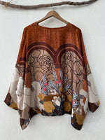 Load image in the gallery viewer,Túnica oversize c/ seda MADISON
