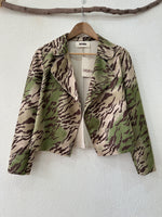 Load image in the gallery viewer,Blusão efeito suede FEARLESS
