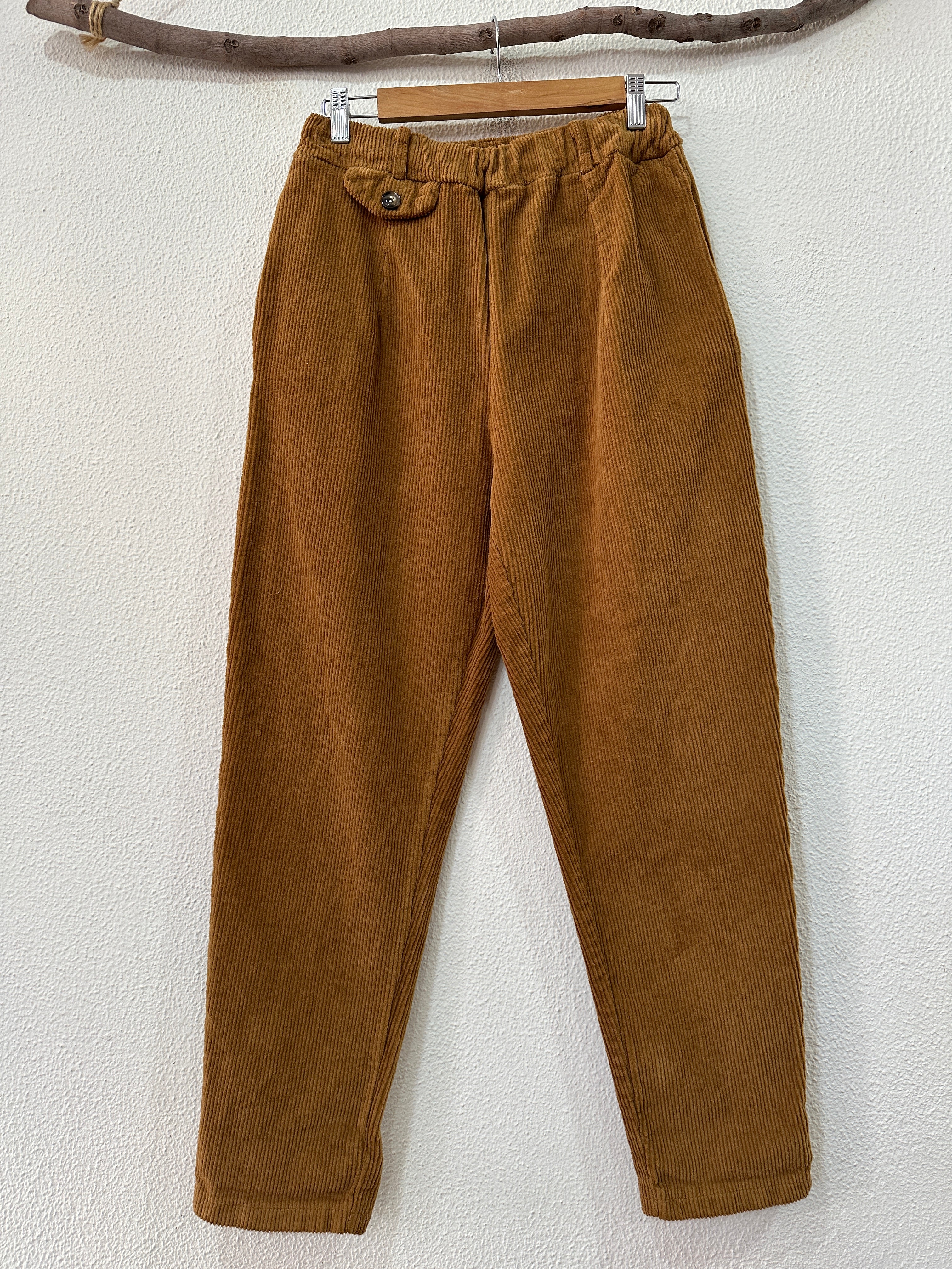 Calças em bombazina c/ bolsos TURMENIC