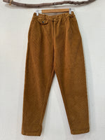 Load image in the gallery viewer,Calças em bombazina c/ bolsos TURMENIC
