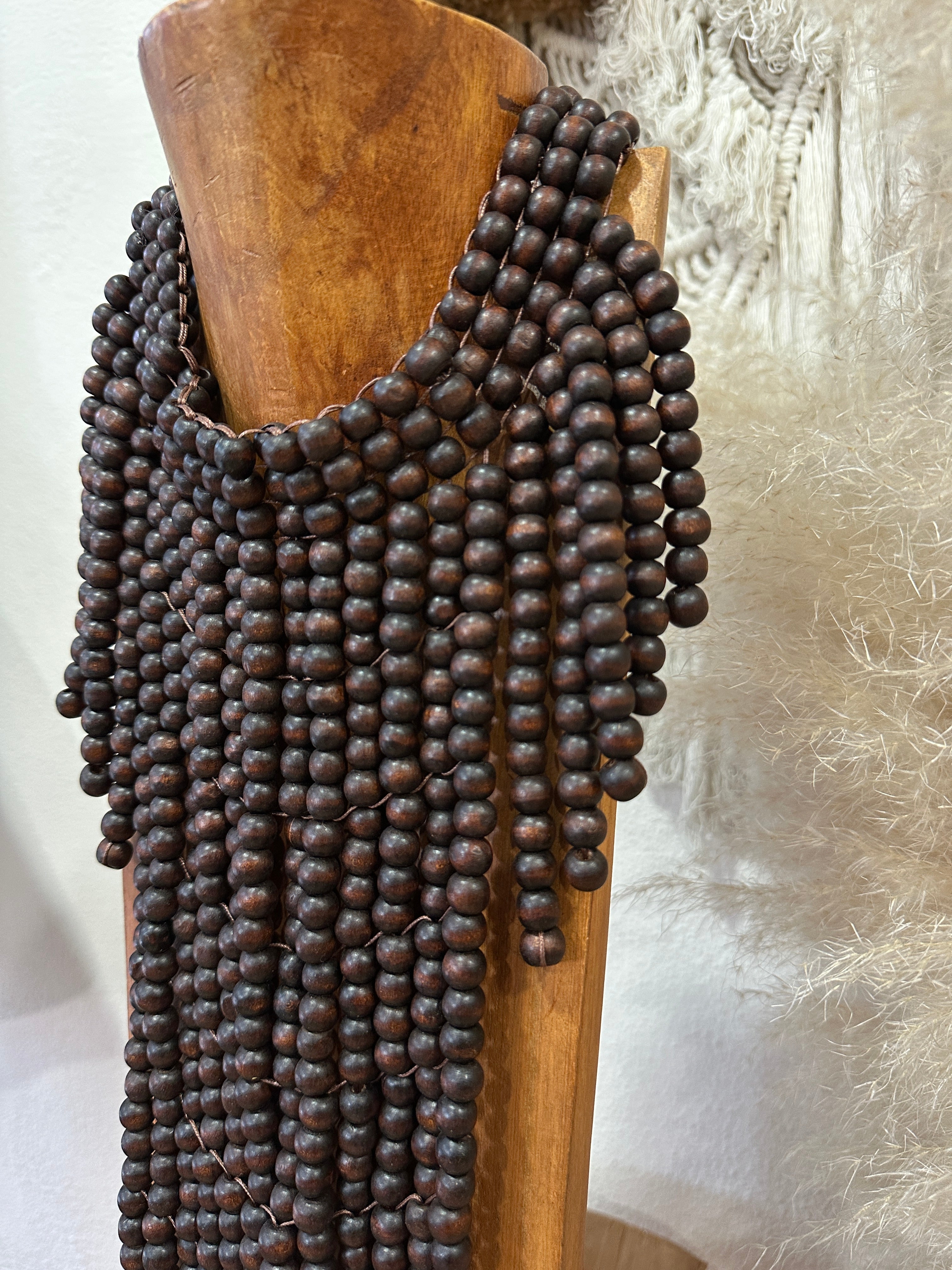 Maxi-gargantilha em madeira pintada YVANNA