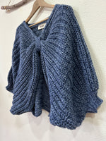 Load image in the gallery viewer,Poncho de malha LUMINOUS
