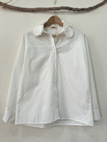 Load image in the gallery viewer,Camisa de popelina c/aplicações LOUISE
