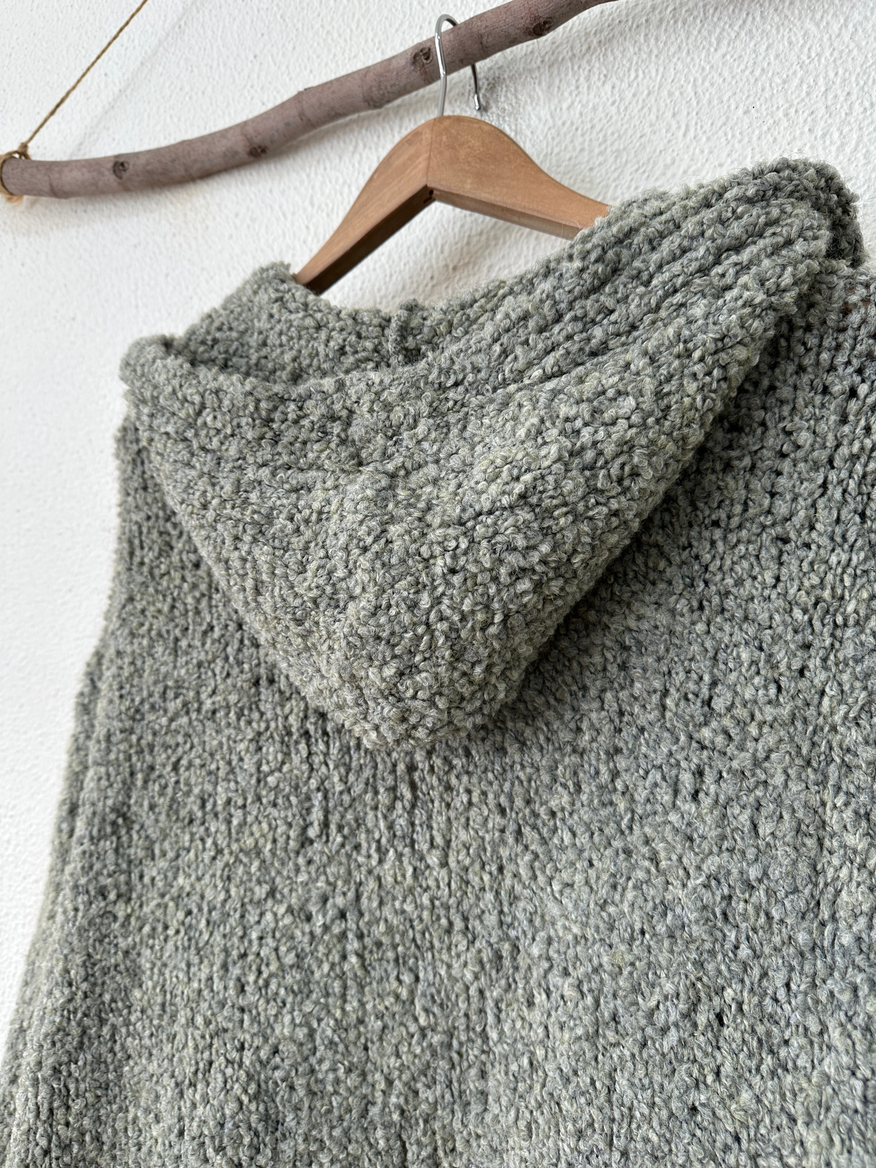 Casaco em malha encaracolada c/ bolsos e capuz WISDOM