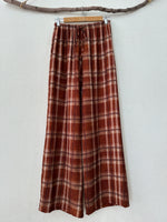 Load image in the gallery viewer,Pantalonas c/ bolsos ETTA
