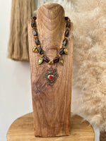 Load image in the gallery viewer,Colar curto MARS
