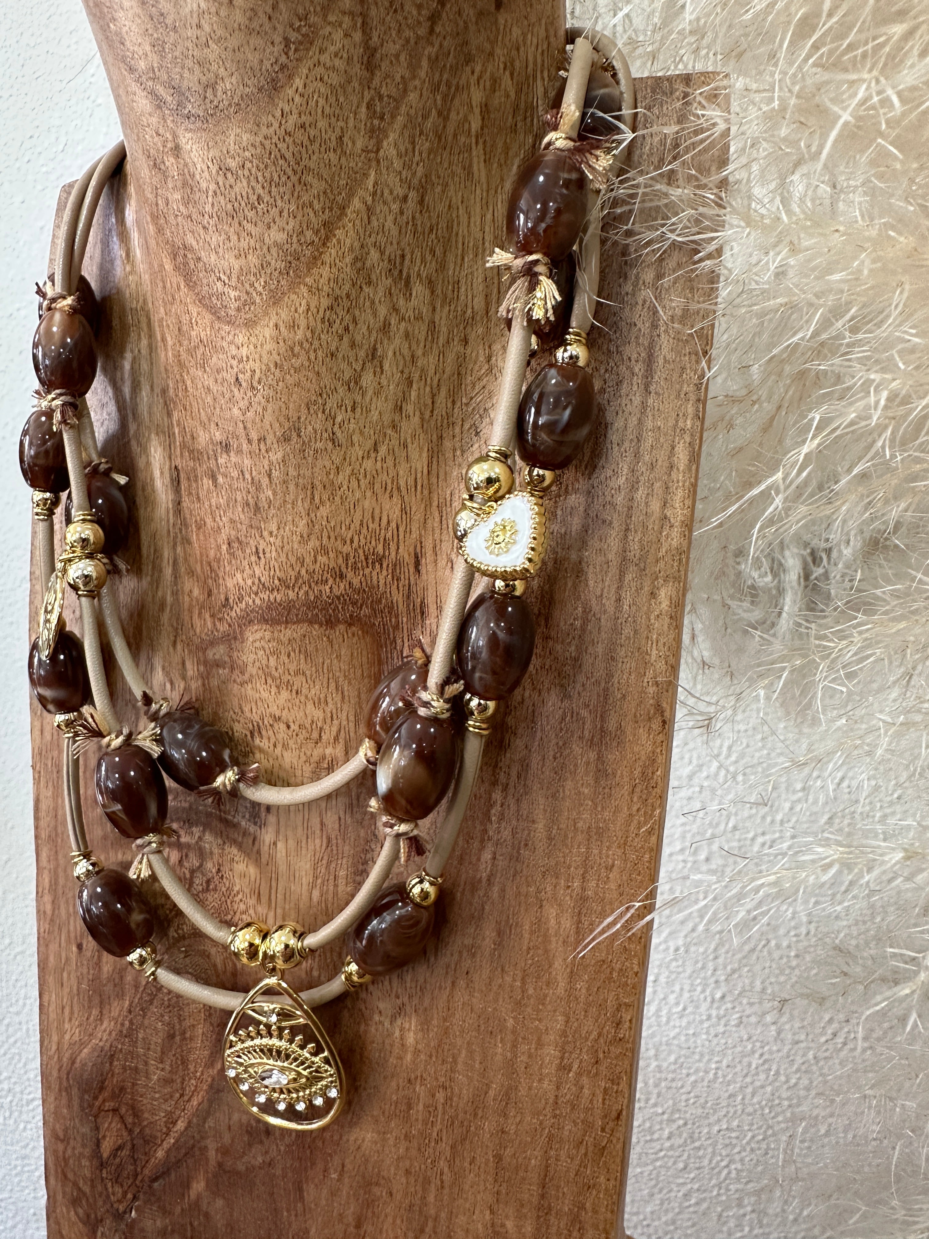 Colar curto multivoltas CONDOR