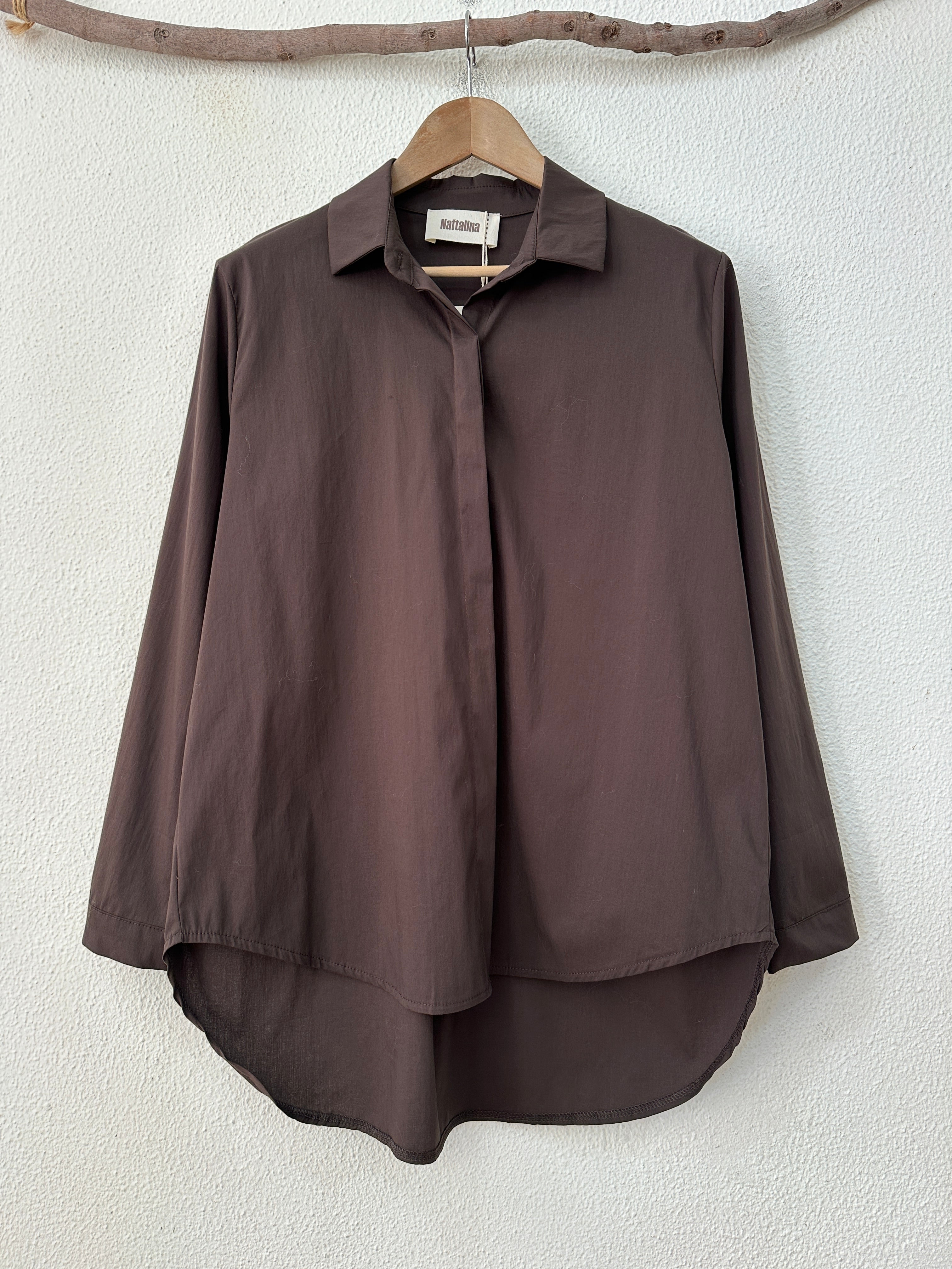 Camisa regular fit assimétrica BASIC