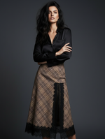 Load image in the gallery viewer,Saia c/ recorte e renda WALES
