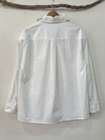 Load image in the gallery viewer,Camisa de popelina c/aplicações LOUISE
