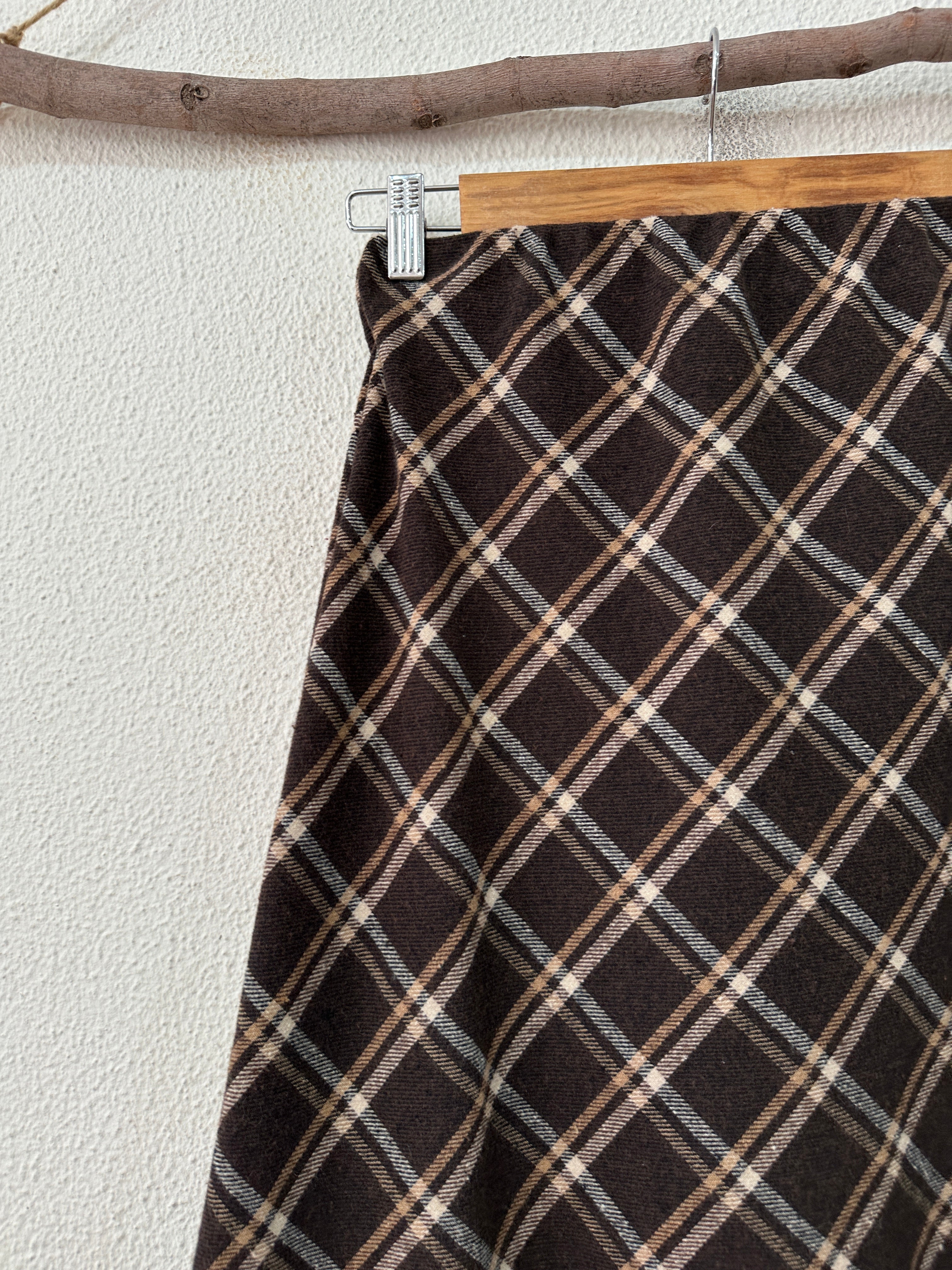 Saia em flanela assimétrica c/ renda YOHANNA