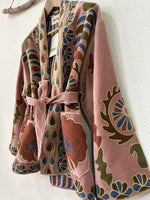 Carregar imagem no visualizador da galeria, Kimono em veludo bordado RAHDA
