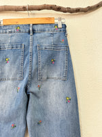 Load image in the gallery viewer,Calças denim regular fit bordadas PRINTEMPS
