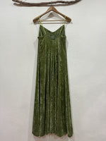 Carregar imagem no visualizador da galeria, Vestido aveludado c/decote drapeado SPINEL
