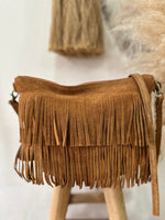 Carregar imagem no visualizador da galeria, Mala em camurça com franjas RAVENA
