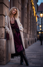 Load image in the gallery viewer,Casaco em malha encaracolada c/ bolsos e capuz WISDOM
