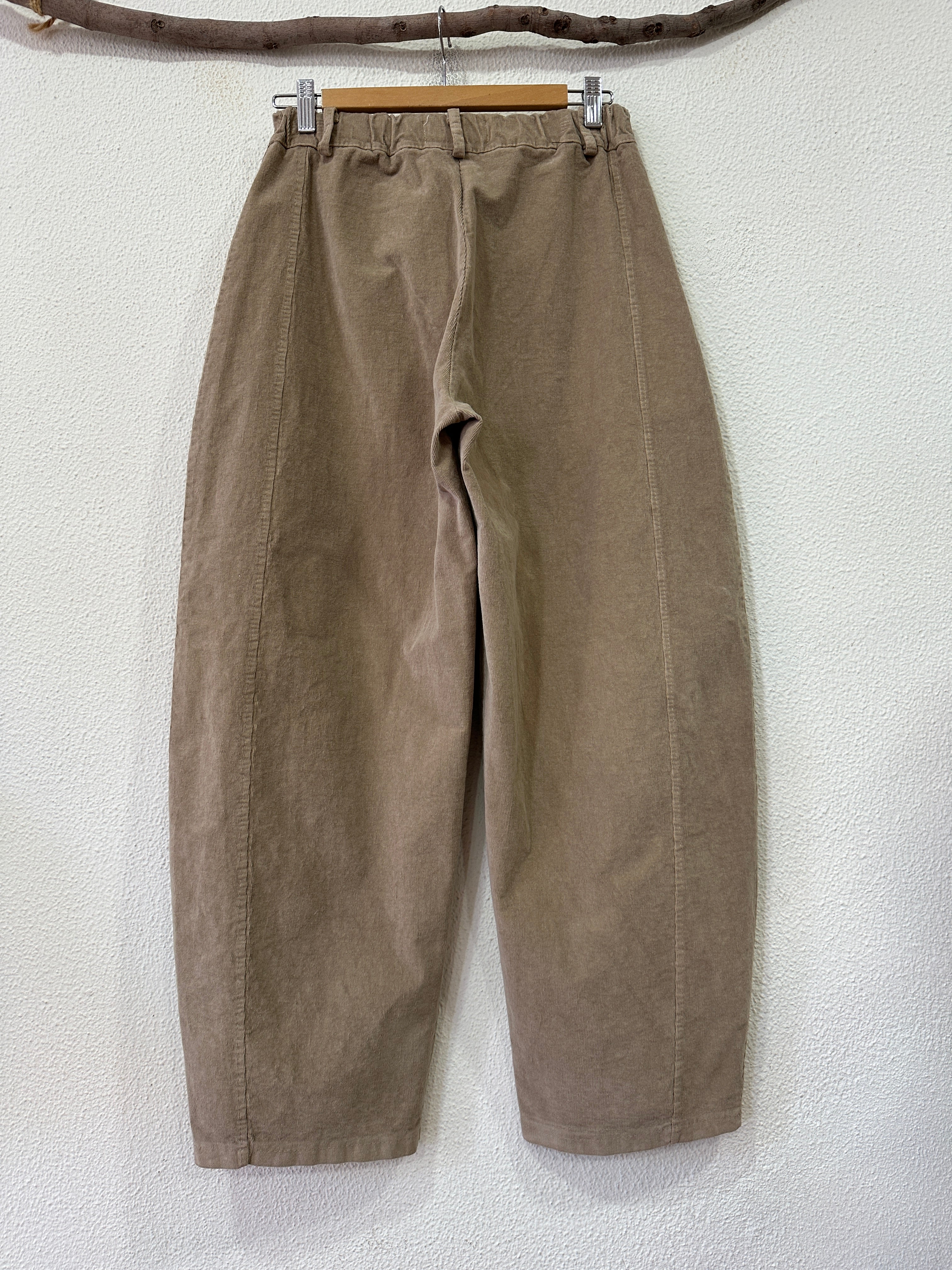 Calças estilo baggy em microbombazina MUNICH