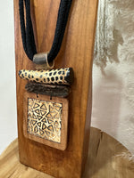 Load image in the gallery viewer,Colar comprido BLIGHT
