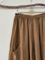 Cargue la imagen en el visor de la galería,Calças em linho estilo barrel TAVIRA
