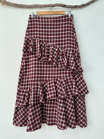 Carregar imagem no visualizador da galeria, Saia em flanela c/ folhos CAROL
