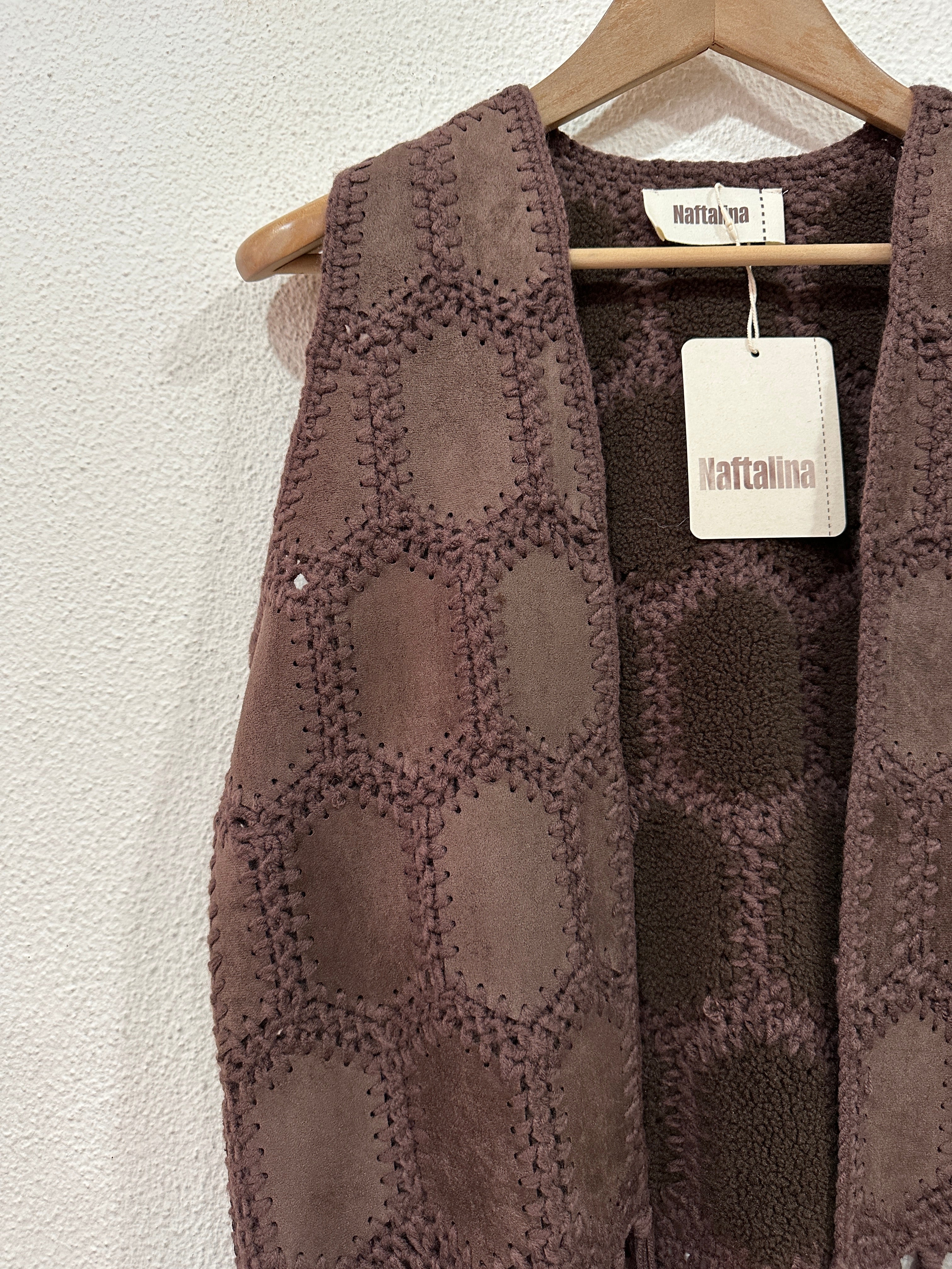 Colete de retalhos em suede c/pelo interior e franjas TRENDY