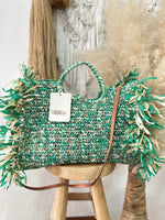 Carregar imagem no visualizador da galeria, Mala em ráfia c/franjas TERESA
