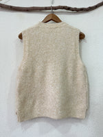 Carregar imagem no visualizador da galeria, Colete de malha c/ aplicações MALORY
