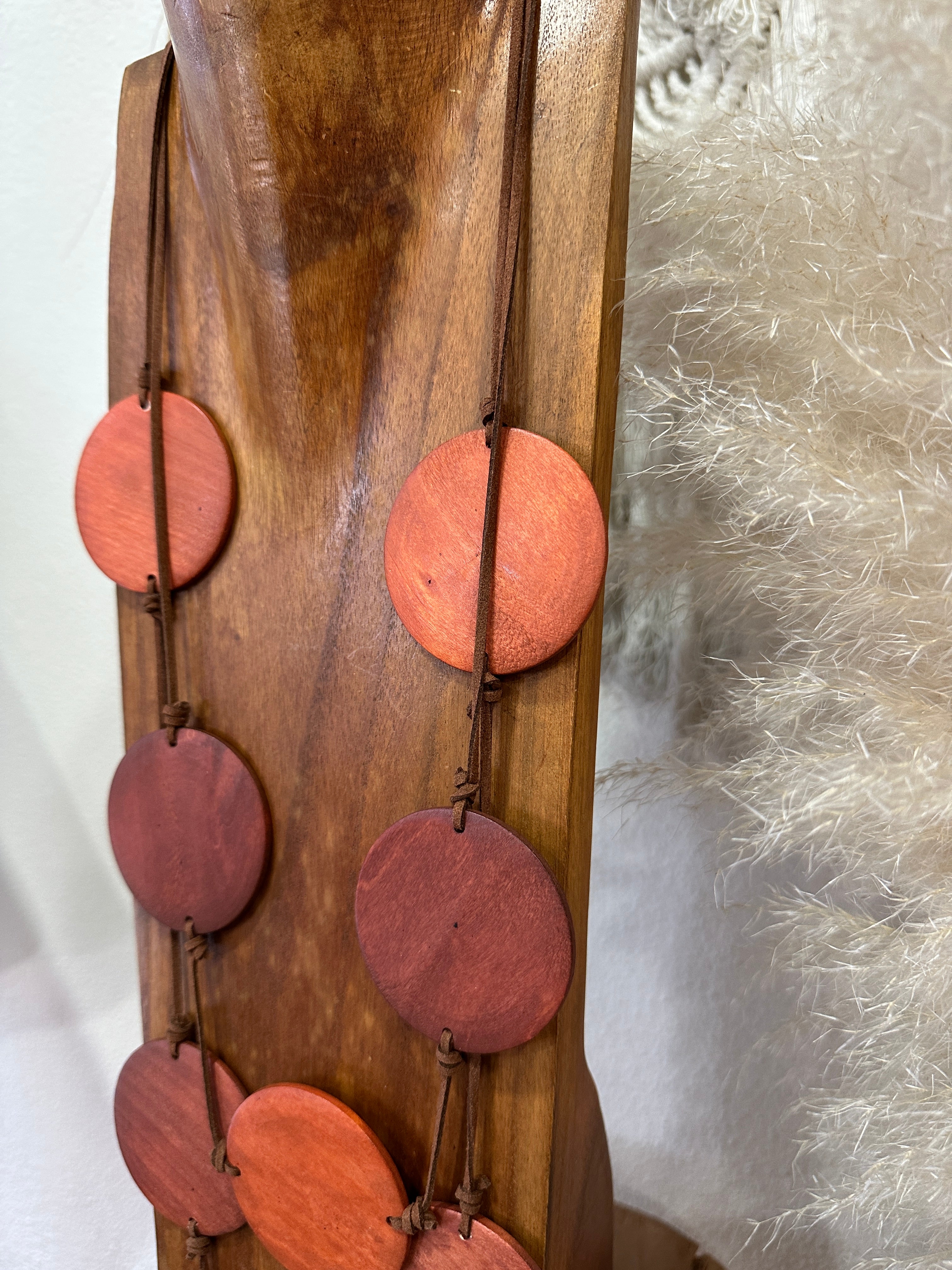 colar comprido em madeira CIRCLE