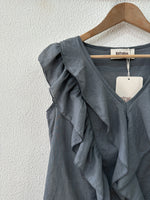 Load image in the gallery viewer,Top de algodão c/ folhos TORI
