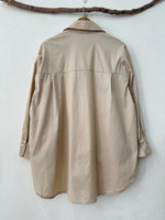Load image in the gallery viewer,Camisa oversize c/ pregadeiras amovíveis ORLEANS
