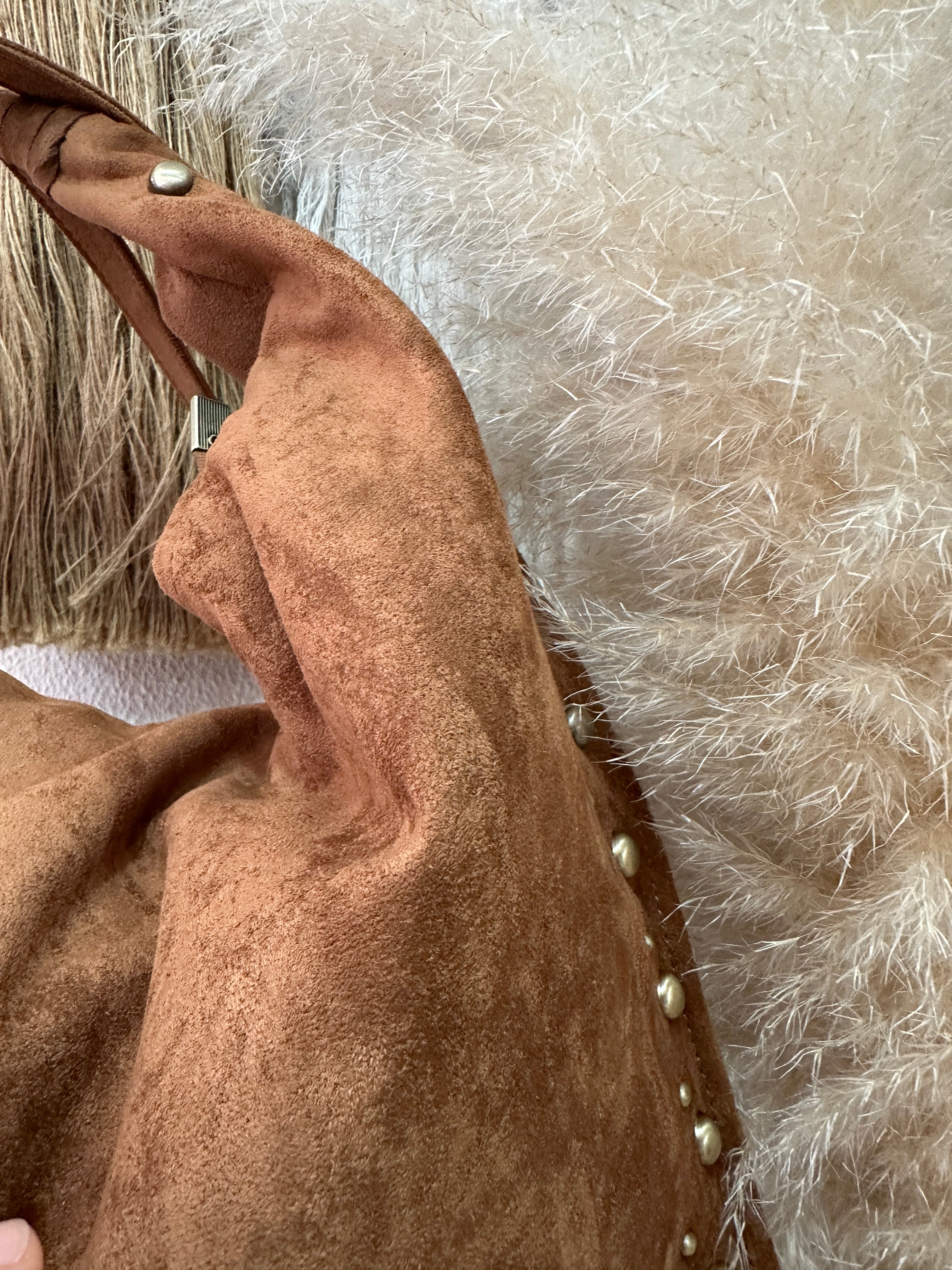 Mala em camurça sintética c/tachas BOULEVARD