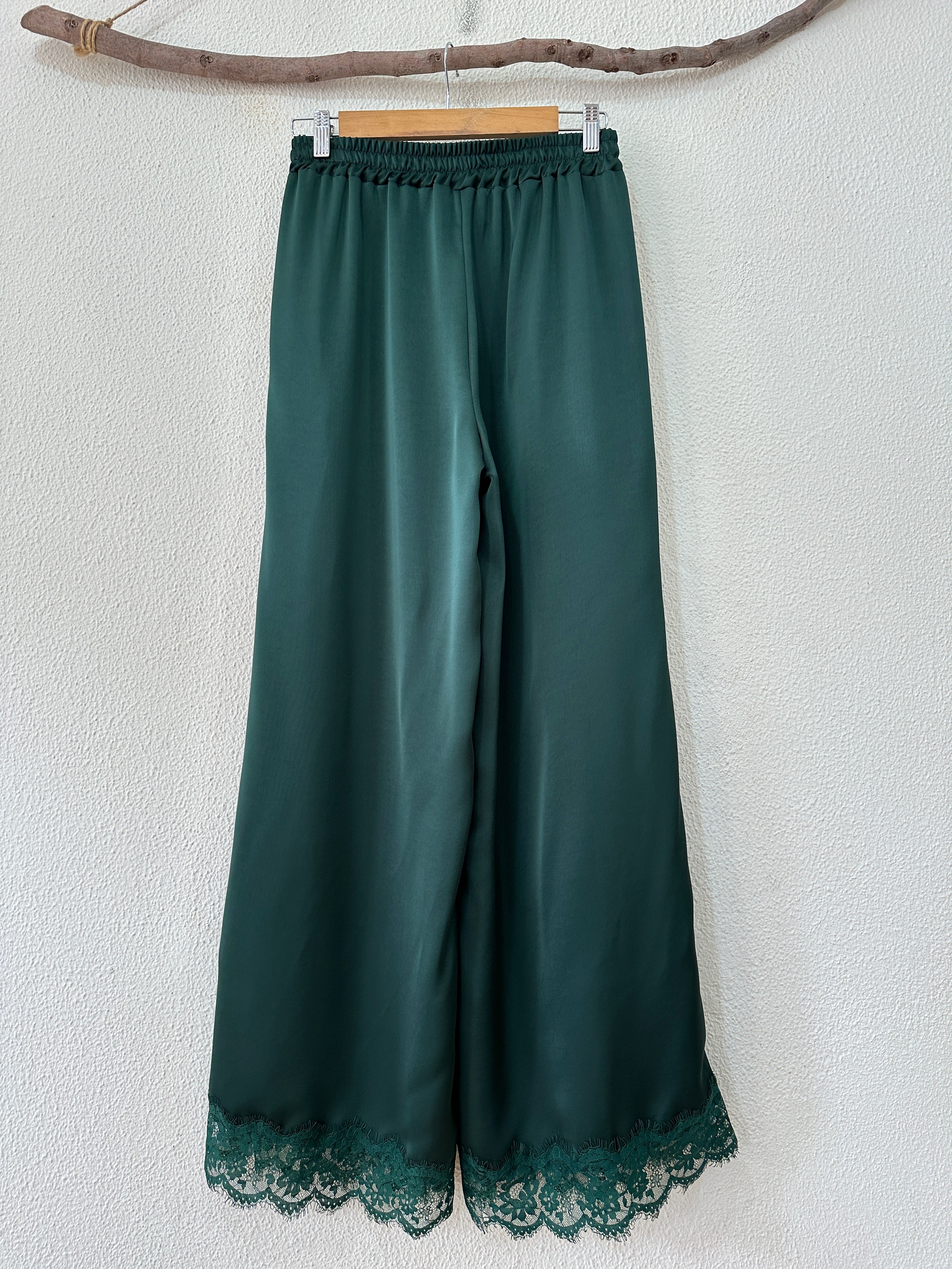 Pantalonas acetinadas c/ renda e bolsos EMMA