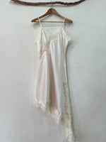 Load image in the gallery viewer,Top/ vestido assimétrico acetinado MUSE
