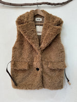 Carregar imagem no visualizador da galeria, Colete em imitação de pelo c/ forro e cinto KAZAN
