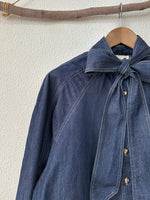 Load image in the gallery viewer,Camisa denim c/ laçada CINDY

