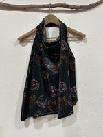 Load image in the gallery viewer,Top assimétrico em veludo c/ decote drapeado VIVIENNE
