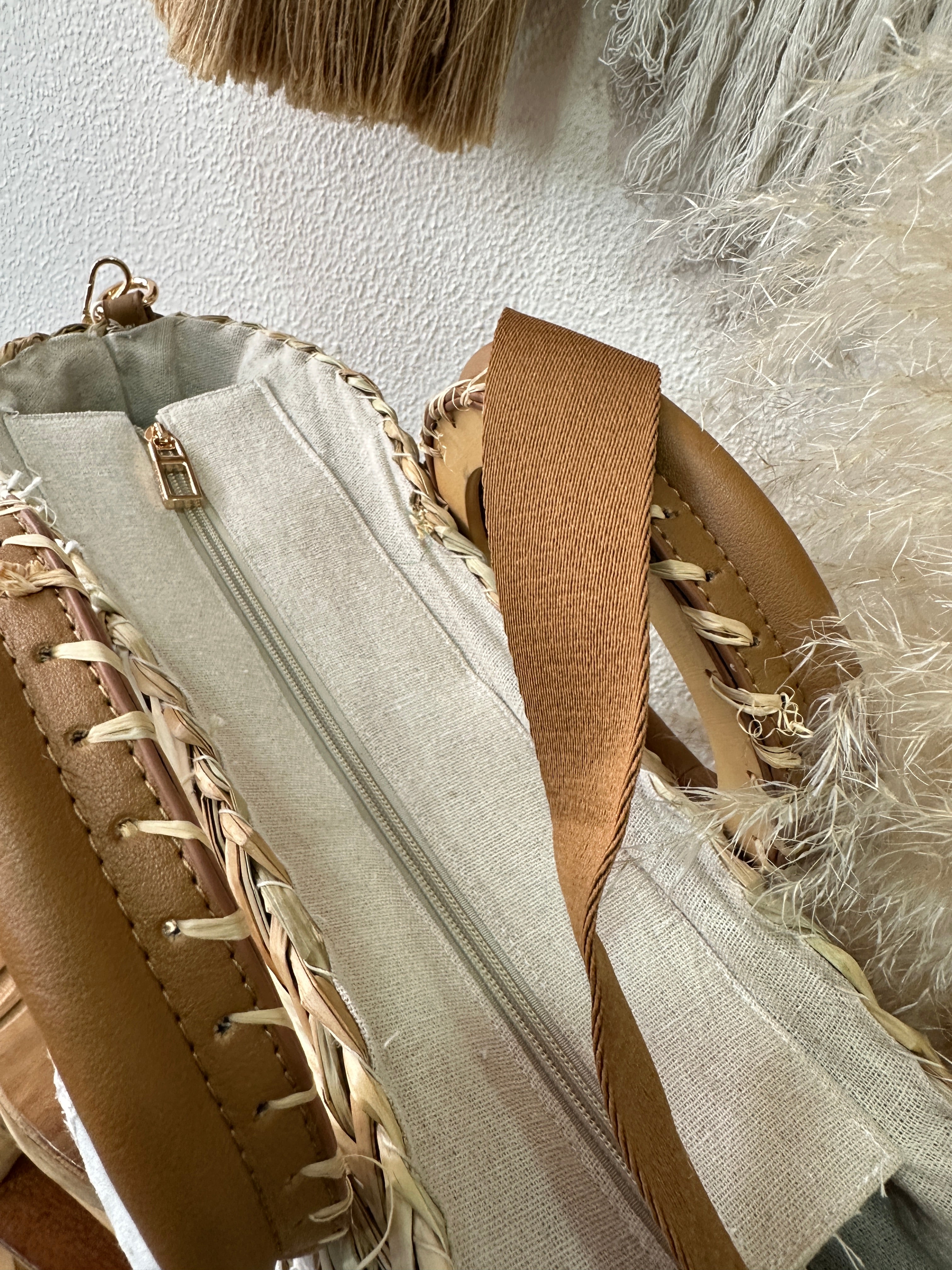 Cesta em verga c/renda CAETANA