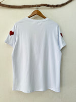 Load image in the gallery viewer,T-shirt regular-fit c/aplicações VALENTINE
