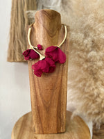 Carregar imagem no visualizador da galeria, Gargantilha rígida MAGNÓLIA
