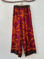 Load image in the gallery viewer,Pantalonas c/bolsos OSAKA
