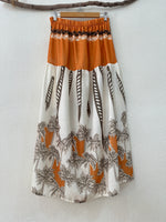 Load image in the gallery viewer,Conjunto de top e saia ISLAND
