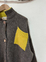 Load image in the gallery viewer,Casaco de malha oversize c/ bolsos AMBIENCE
