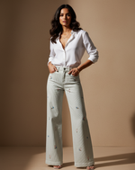 Carregar imagem no visualizador da galeria, Calças em sarja c/ bordados FLORA
