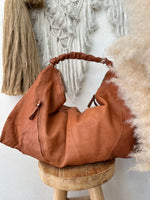 Carregar imagem no visualizador da galeria, Mala em pele lavada SOPHIA
