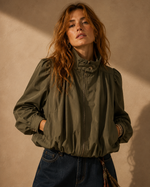Carregar imagem no visualizador da galeria, Bomber/ parka efeito abalonado c/ bolsos CLOVER
