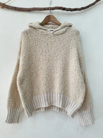 Load image in the gallery viewer,Camisola de malha encaracolada c/carapuço MERÍADE
