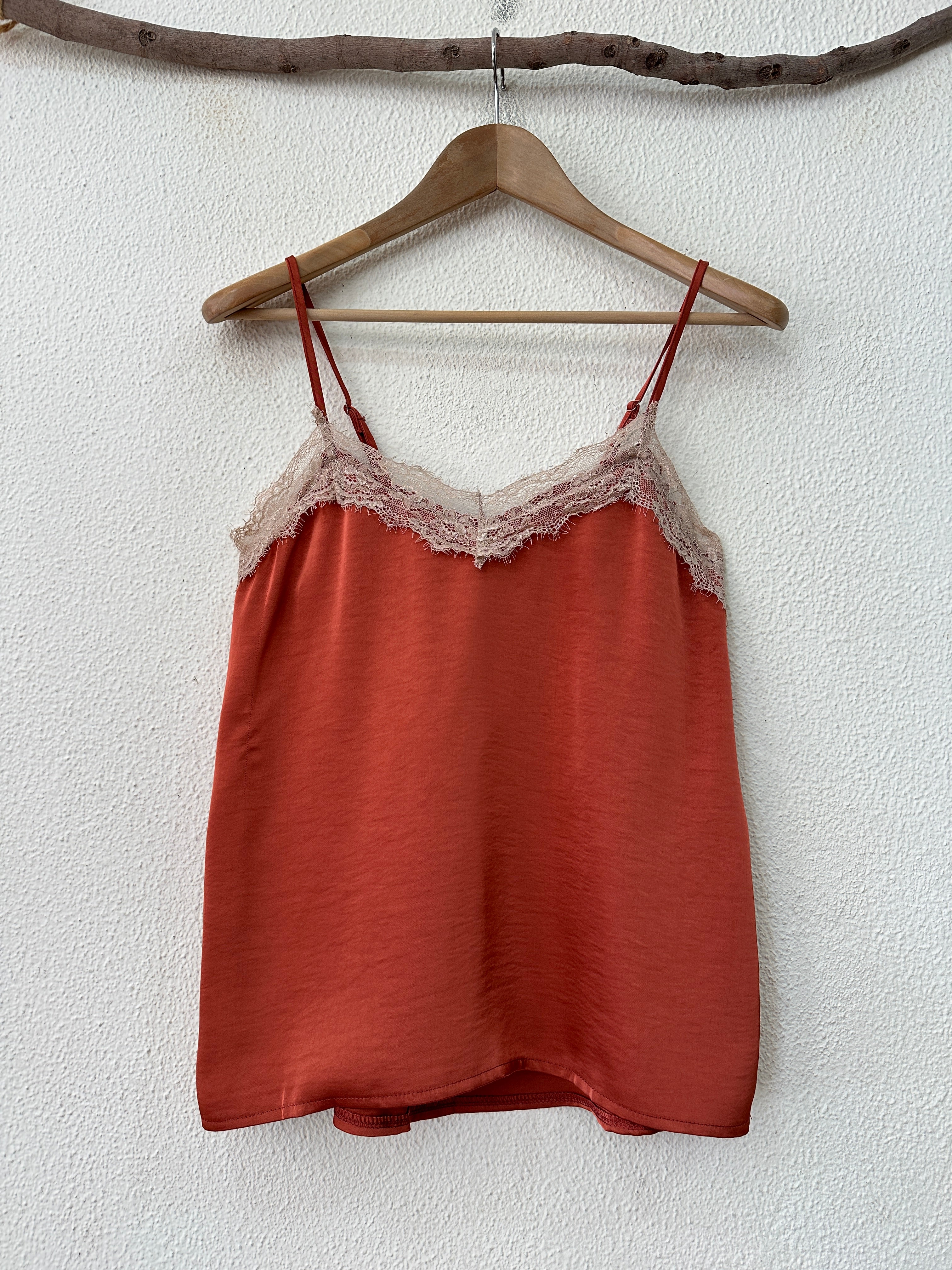 Top acetinado c/ renda JENNIFER