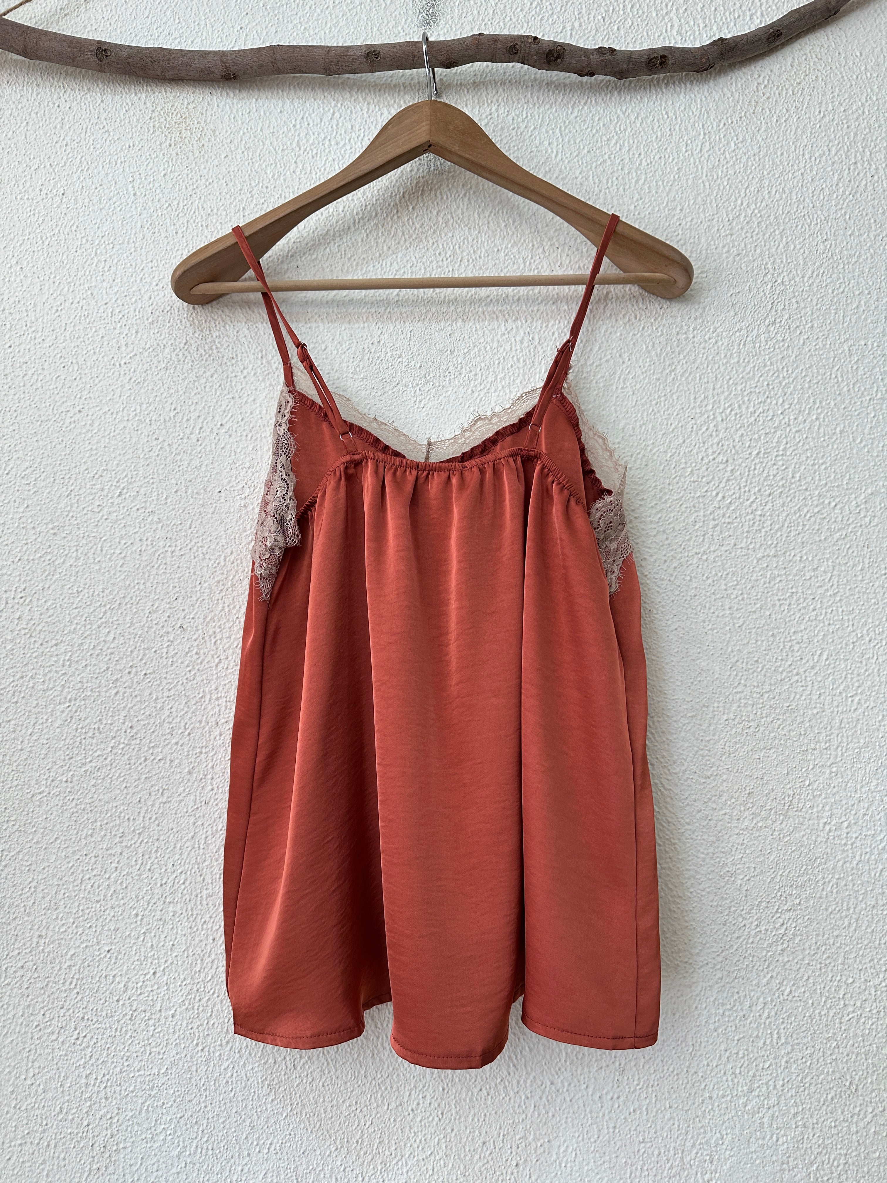 Top acetinado c/ renda JENNIFER